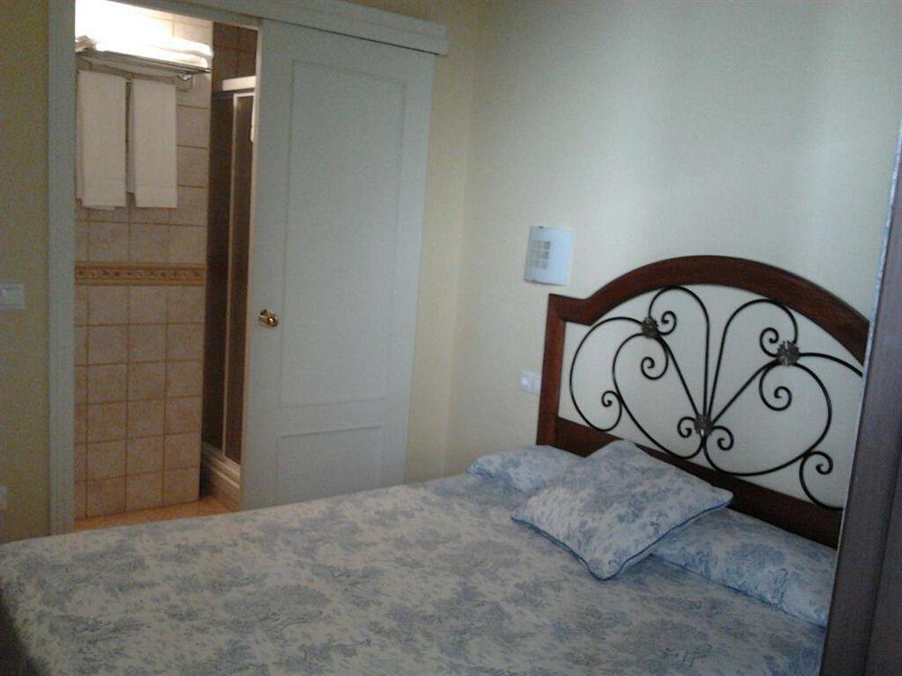 Hostal Azahar Cordoba Exterior photo