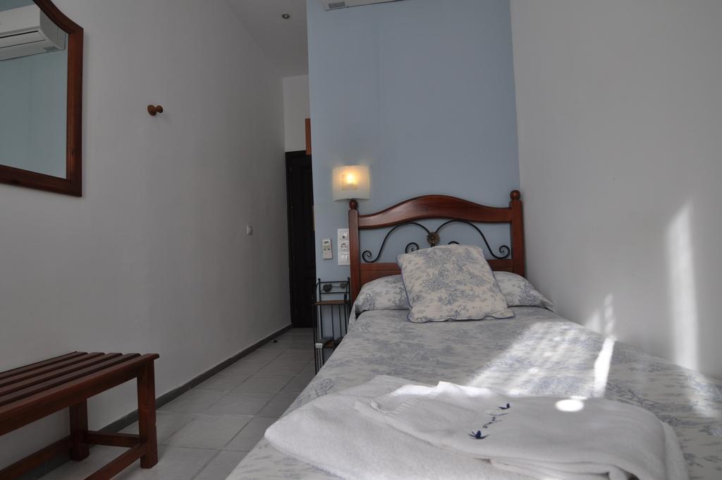 Hostal Azahar Cordoba Exterior photo