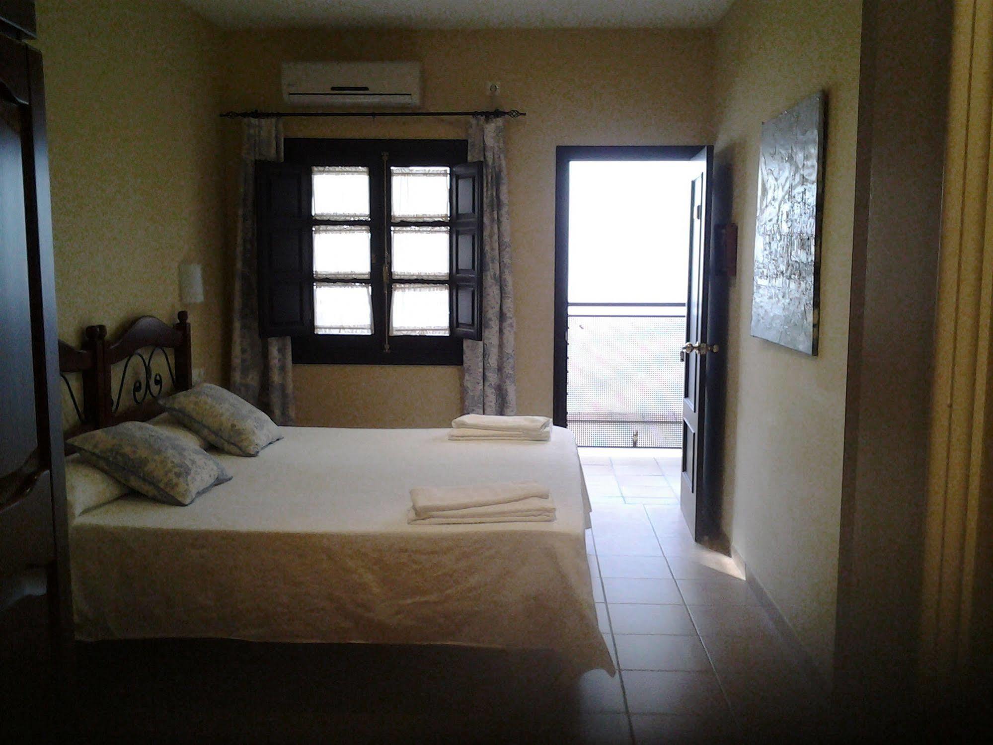 Hostal Azahar Cordoba Exterior photo
