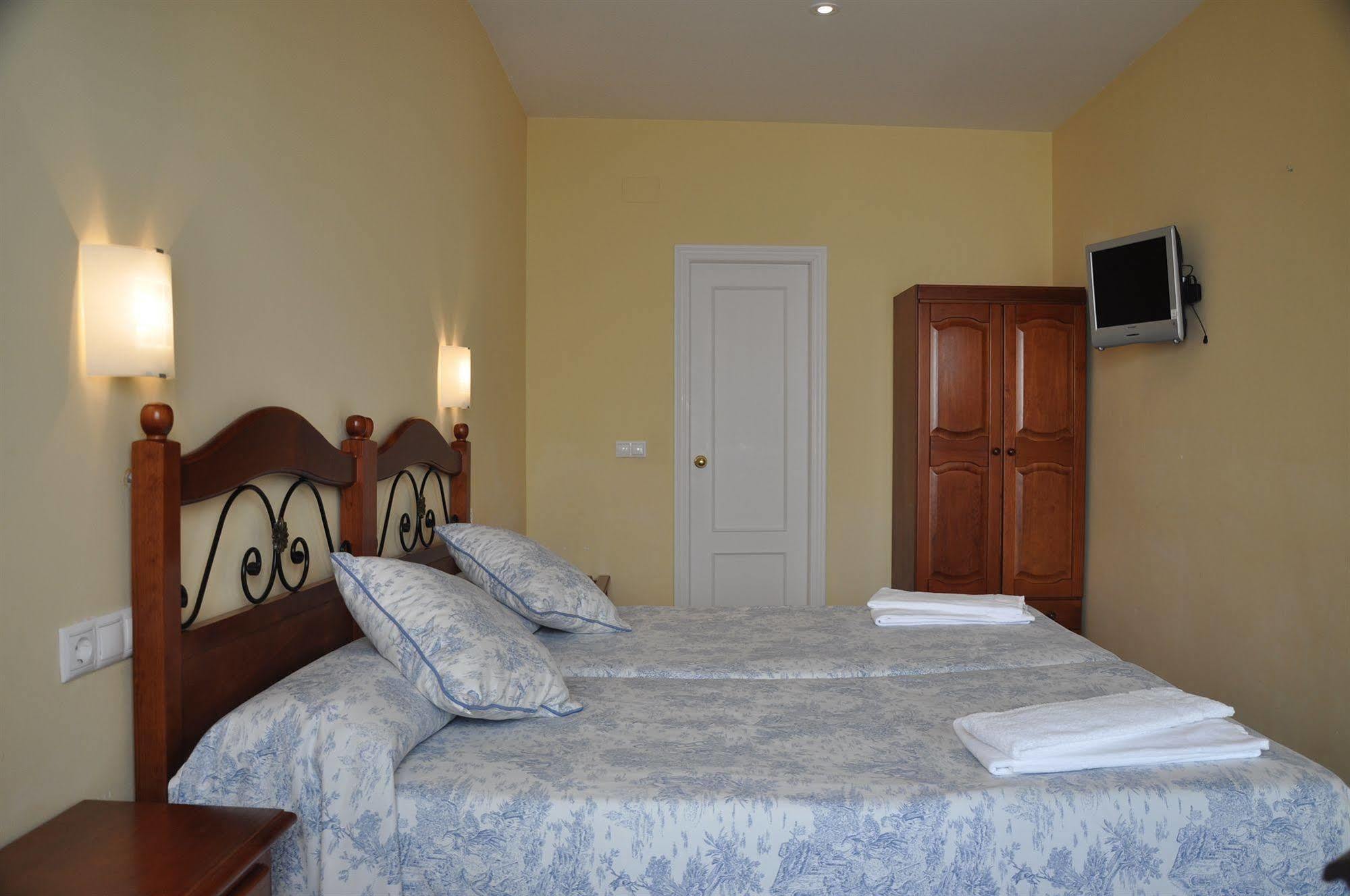 Hostal Azahar Cordoba Exterior photo